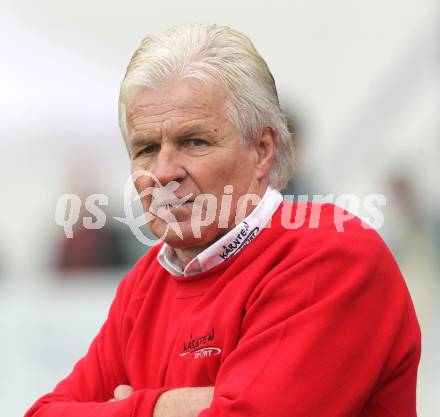 Fussball Regionalliga. SAK gegen SK Austria Klagenfurt. Trainer Alois Jagodic (SAK). Klagenfurt, am 16.10.2010.
Foto: Kuess
---
pressefotos, pressefotografie, kuess, qs, qspictures, sport, bild, bilder, bilddatenbank