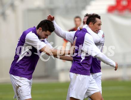 Fussball. Regionalliga. SK SAustria Klagenfurt gegen LASK Juniors. Torjubel Buergler Stephan, Schoppitsch Kai, Dollinger Matthias (Klagenfurt). Klagenfurt, 23.10.2010.
Foto: Kuess
---
pressefotos, pressefotografie, kuess, qs, qspictures, sport, bild, bilder, bilddatenbank