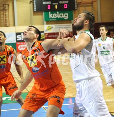 Basketball Bundesliga. Woerthersee Piraten gegenBSC Raiffeisen Fuerstenfeld Panthers.  Bernhard Weber,  (Piraten),  Hampton Romke Tay (Fuerstenfeld). Klagenfurt, 24.10.2010.
Foto:  Kuess

---
pressefotos, pressefotografie, kuess, qs, qspictures, sport, bild, bilder, bilddatenbank