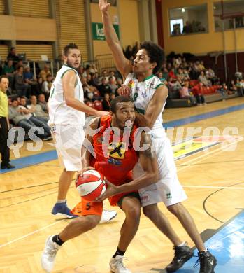 Basketball Bundesliga. Woerthersee Piraten gegenBSC Raiffeisen Fuerstenfeld Panthers.  Samuel Bachlechner, (Piraten), De Angelo Alexander  (Fuerstenfeld). Klagenfurt, 24.10.2010.
Foto:  Kuess

---
pressefotos, pressefotografie, kuess, qs, qspictures, sport, bild, bilder, bilddatenbank
