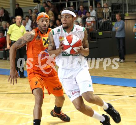 Basketball Bundesliga. Woerthersee Piraten gegenBSC Raiffeisen Fuerstenfeld Panthers.  Thomas Kennedy, (Piraten), Shawn Ray  (Fuerstenfeld). Klagenfurt, 24.10.2010.
Foto:  Kuess

---
pressefotos, pressefotografie, kuess, qs, qspictures, sport, bild, bilder, bilddatenbank