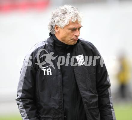 Fussball. Regionalliga. SK Austria Klagenfurt gegen LASK Juniors. Trainer Toni Polster (LASK). Klagenfurt, 23.10.2010.
Foto: Kuess
---
pressefotos, pressefotografie, kuess, qs, qspictures, sport, bild, bilder, bilddatenbank