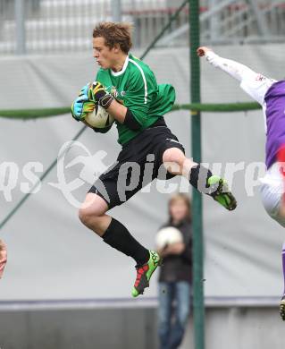 Fussball. Regionalliga. SK Austria Klagenfurt gegen LASK Juniors. Lorenz Hoebarth (LASK). Klagenfurt, 23.10.2010.
Foto: Kuess
---
pressefotos, pressefotografie, kuess, qs, qspictures, sport, bild, bilder, bilddatenbank