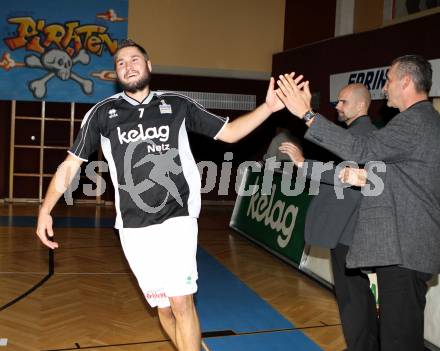 Basketball Bundesliga. Woerthersee Piraten gegenBSC Raiffeisen Fuerstenfeld Panthers.  Bernhard Weber, Joachim Buggelsheim, Emir Osmanovic (Piraten). Klagenfurt, 24.10.2010.
Foto:  Kuess

---
pressefotos, pressefotografie, kuess, qs, qspictures, sport, bild, bilder, bilddatenbank