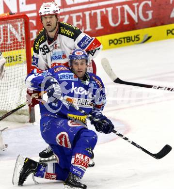 EBEL. Eishockey Bundesliga. VSV gegen KAC. Tomaz Razingar, (VSV), Jeff Shantz (KAC). Villach, am 29.10.2010.
Foto: Nadja Kuess 

---
pressefotos, pressefotografie, kuess, qs, qspictures, sport, bild, bilder, bilddatenbank
