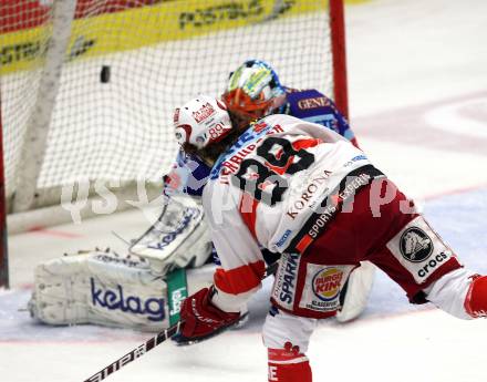 EBEL. Eishockey Bundesliga. VSV gegen KAC. Gert Prohaska, (VSV), Raphael Herburger (KAC). Villach, am 29.10.2010.
Foto: Nadja Kuess 

---
pressefotos, pressefotografie, kuess, qs, qspictures, sport, bild, bilder, bilddatenbank