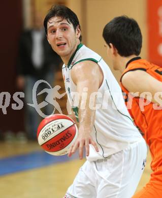 Basketball Bundesliga. Woerthersee Piraten gegenBSC Raiffeisen Fuerstenfeld Panthers.  Andreas Kuttnig (Piraten). Klagenfurt, 24.10.2010.
Foto:  Kuess

---
pressefotos, pressefotografie, kuess, qs, qspictures, sport, bild, bilder, bilddatenbank