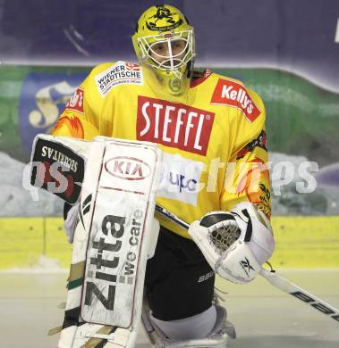 EBEL. Eishockey Bundesliga. KAC gegen EV Vienna Capitals.  Juergen Penker (Caps). Klagenfurt, 5.11.2010.
Foto: Kuess 

---
pressefotos, pressefotografie, kuess, qs, qspictures, sport, bild, bilder, bilddatenbank
