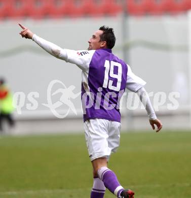 Fussball. Regionalliga. SK Austria Klagenfurt gegen Sturm Graz Amateure. Torjubel Matthias Dollinger (Klagenfurt). Klagenfurt, 7.11.2010. 
Foto: Kuess

---
pressefotos, pressefotografie, kuess, qs, qspictures, sport, bild, bilder, bilddatenbank