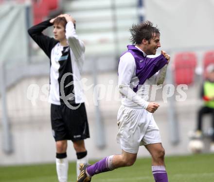 Fussball. Regionalliga. SK Austria Klagenfurt gegen Sturm Graz Amateure. Torjubel Helmut Koenig (Klagenfurt). Klagenfurt, 7.11.2010. 
Foto: Kuess

---
pressefotos, pressefotografie, kuess, qs, qspictures, sport, bild, bilder, bilddatenbank