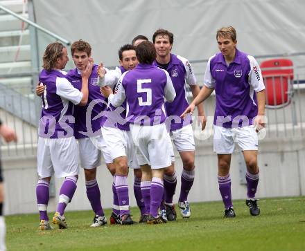 Fussball. Regionalliga. SK Austria Klagenfurt gegen Sturm Graz Amateure. Torjubel Austria. Klagenfurt, 7.11.2010. 
Foto: Kuess

---
pressefotos, pressefotografie, kuess, qs, qspictures, sport, bild, bilder, bilddatenbank