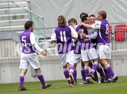 Fussball. Regionalliga. SK Austria Klagenfurt gegen Sturm Graz Amateure. Torjubel Austria. Klagenfurt, 7.11.2010. 
Foto: Kuess

---
pressefotos, pressefotografie, kuess, qs, qspictures, sport, bild, bilder, bilddatenbank