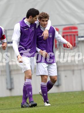 Fussball. Regionalliga. SK Austria Klagenfurt gegen Sturm Graz Amateure. Torjubel Stephan Buergler, Jakob Orgonyi (Klagenfurt). Klagenfurt, 7.11.2010. 
Foto: Kuess

---
pressefotos, pressefotografie, kuess, qs, qspictures, sport, bild, bilder, bilddatenbank