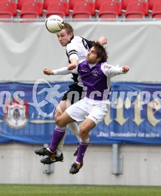Fussball. Regionalliga. SK Austria Klagenfurt gegen Sturm Graz Amateure. Helmut Koenig, (Klagenfurt), Wurzinger Florian (Graz). Klagenfurt, 7.11.2010. 
Foto: Kuess

---
pressefotos, pressefotografie, kuess, qs, qspictures, sport, bild, bilder, bilddatenbank