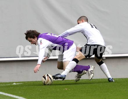 Fussball. Regionalliga. SK Austria Klagenfurt gegen Sturm Graz Amateure. Martin Tschernuth (Klagenfurt), Foda Marco (Graz). Klagenfurt, 7.11.2010. 
Foto: Kuess

---
pressefotos, pressefotografie, kuess, qs, qspictures, sport, bild, bilder, bilddatenbank