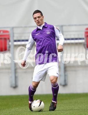 Fussball. Regionalliga. SK Austria Klagenfurt gegen Sturm Graz Amateure. Martin Salentinig (Klagenfurt). Klagenfurt, 7.11.2010. 
Foto: Kuess

---
pressefotos, pressefotografie, kuess, qs, qspictures, sport, bild, bilder, bilddatenbank