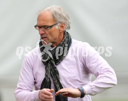 Fussball. Regionalliga. SK Austria Klagenfurt gegen Sturm Graz Amateure. Trainer Walter Schoppitsch (Klagenfurt). Klagenfurt, 7.11.2010. 
Foto: Kuess

---
pressefotos, pressefotografie, kuess, qs, qspictures, sport, bild, bilder, bilddatenbank
