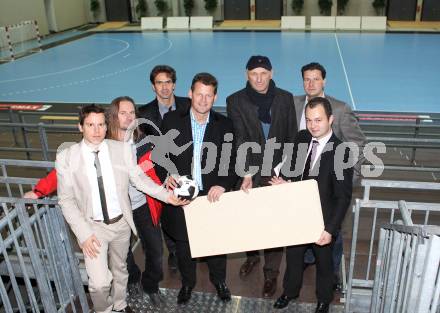 Praesentation Mehrzweckhalle im Sportpark Klagenfurt. Michael Pontasch, Gert Unterkofler, Mario Polak, Christian Scheider, Manfred Mertel,  Daniel Greiner, Robert Karlhofer,. Klagenfurt, am 15.11.2010.
Foto: Kuess
---
pressefotos, pressefotografie, kuess, qs, qspictures, sport, bild, bilder, bilddatenbank