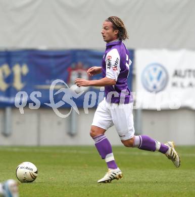 Fussball. Regionalliga. SK Austria Klagenfurt gegen Sturm Graz Amateure. Michael Kulnik (Klagenfurt). Klagenfurt, 7.11.2010. 
Foto: Kuess

---
pressefotos, pressefotografie, kuess, qs, qspictures, sport, bild, bilder, bilddatenbank