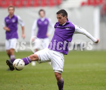 Fussball. Regionalliga. SK Austria Klagenfurt gegen Sturm Graz Amateure. Martin Salentinig (Klagenfurt). Klagenfurt, 7.11.2010. 
Foto: Kuess

---
pressefotos, pressefotografie, kuess, qs, qspictures, sport, bild, bilder, bilddatenbank
