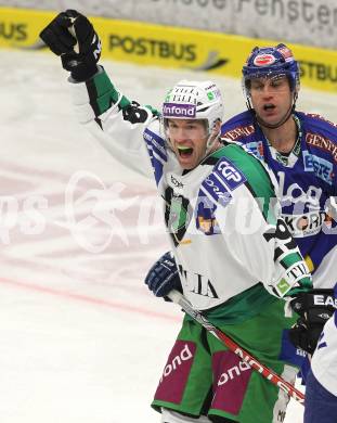 EBEL. Eishockey Bundesliga. EC Pasut VSV gegen HDD TILIA Olimpija Ljubljana. Greg Kuznik (VSV), Anze Ropret (Laibach). Villach, am 26.11.2010.
Foto: Kuess 


---
pressefotos, pressefotografie, kuess, qs, qspictures, sport, bild, bilder, bilddatenbank