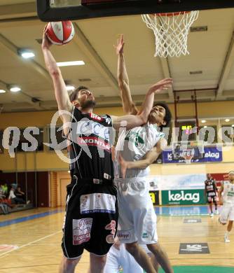 Basketball Bundesliga. Woerthersee Piraten gegen Ece Bulls Kapfenberg.  Samuel Bachlechner,  (Piraten),  Samuel Knabl (Kapfenberg). Klagenfurt, 11.12.2010.
Foto:  Kuess

---
pressefotos, pressefotografie, kuess, qs, qspictures, sport, bild, bilder, bilddatenbank
