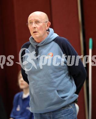 Basketball Bundesliga. Woerthersee Piraten gegen UBC St. Poelten.  Trainer Hubert Schreiner  (St. Poelten). Klagenfurt, 22.1.2011.
Foto:  Kuess

---
pressefotos, pressefotografie, kuess, qs, qspictures, sport, bild, bilder, bilddatenbank