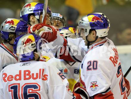 EBEL. Eishockey Bundesliga. KAC gegen EC Red Bull Salzburg. Torjubel Salzburg. Klagenfurt, am 6.2.2011.
Foto: Kuess 

---
pressefotos, pressefotografie, kuess, qs, qspictures, sport, bild, bilder, bilddatenbank