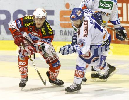 EBEL. Eishockey Bundesliga. KAC gegen VSV. Stephan Geier, (KAC),  Derek Damon (VSV). Klagenfurt, am 24.3.2011.
Foto: Kuess 

---
pressefotos, pressefotografie, kuess, qs, qspictures, sport, bild, bilder, bilddatenbank