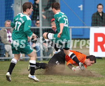 Fussball Regionalliga. SAK gegen Weiz. Marcel Reichmann (SAK), Gerald Hack, Patrick Riegler (Weiz). Klagenfurt, am 26.3.2011.
Foto: Kuess
---
pressefotos, pressefotografie, kuess, qs, qspictures, sport, bild, bilder, bilddatenbank