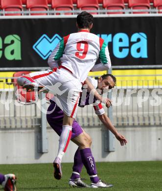 Fussball. Regionalliga. SK Austria Klagenfurt gegen FC Wels. Christian Prawda, (Klagenfurt),  Aldin Sarhatlic (Wels). Klagenfurt, 27.3.2011.
Foto: Kuess

---
pressefotos, pressefotografie, kuess, qs, qspictures, sport, bild, bilder, bilddatenbank