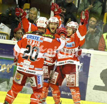 EBEL. Eishockey Bundesliga. KAC gegen Red Bull Salzburg. Torjubel Tyler Scofield, Tyler Spurgeon, Mike Craig (KAC). Klagenfurt, am 31.3.2011.
Foto: Kuess 

---
pressefotos, pressefotografie, kuess, qs, qspictures, sport, bild, bilder, bilddatenbank