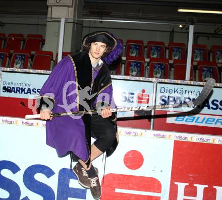 Eishockey. KAC. Raphael Herburger. Klagenfurt, 16.2.2011.
Foto: Kuess
---
pressefotos, pressefotografie, kuess, qs, qspictures, sport, bild, bilder, bilddatenbank