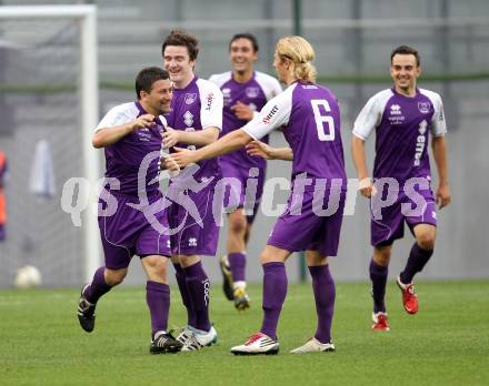 Fussball Regionalliga. SK Austria Klagenfurt gegen Weiz. Torjubel Christian Sablatnig (Klagenfurt). Klagenfurt, 1.6.2011.
Foto: Kuess
---
pressefotos, pressefotografie, kuess, qs, qspictures, sport, bild, bilder, bilddatenbank