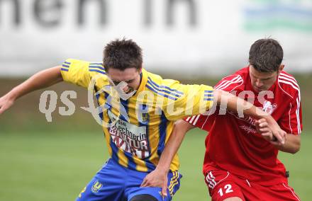 Fussball UNterliga Ost. Glanegg gegen Liebenfels. Daniel Globotschnig (Glanegg), Christopher Isopp  (Liebenfels). Glanegg, am 2.6.2011.
Foto: Kuess
---
pressefotos, pressefotografie, kuess, qs, qspictures, sport, bild, bilder, bilddatenbank
