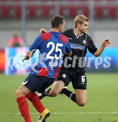 Fussball. UEFA Champions League. SK Sturm Graz gegen Videoton. Manuel Weber, (Graz), Elek Akos (Videoton). Klagenfurt, am 13.7.2011.
Foto: Kuess

---
pressefotos, pressefotografie, kuess, qs, qspictures, sport, bild, bilder, bilddatenbank