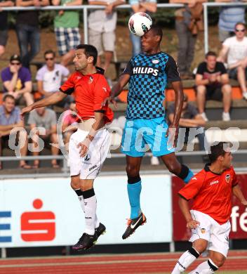 Fussball Testspiel. PSV Eindhoven gegen CF Valencia. Adriano Marcello (Eindhoven), Jonas (Valencia). Wolfsberg, am 19.7.2011.
Foto: Kuess
---
pressefotos, pressefotografie, kuess, qs, qspictures, sport, bild, bilder, bilddatenbank