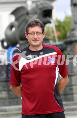 Fussball Regionalliga. Mannschaftsfototermin SK Austria Klagenfurt. Masseur Bernd Sterniczky. Klagenfurt, am 31.7.2011.
Foto: Kuess
---
pressefotos, pressefotografie, kuess, qs, qspictures, sport, bild, bilder, bilddatenbank