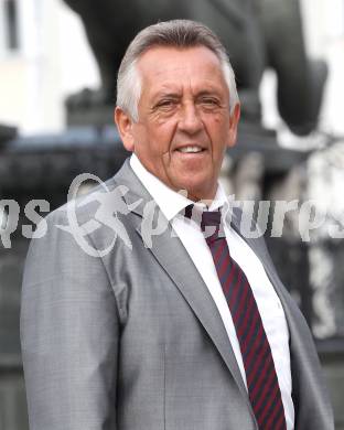Fussball Regionalliga. Mannschaftsfototermin SK Austria Klagenfurt. Matthias Dollinger sen. Klagenfurt, am 31.7.2011.
Foto: Kuess
---
pressefotos, pressefotografie, kuess, qs, qspictures, sport, bild, bilder, bilddatenbank