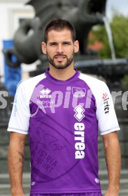 Fussball Regionalliga. Mannschaftsfototermin SK Austria Klagenfurt. Oliver Pusztai. Klagenfurt, am 31.7.2011.
Foto: Kuess
---
pressefotos, pressefotografie, kuess, qs, qspictures, sport, bild, bilder, bilddatenbank