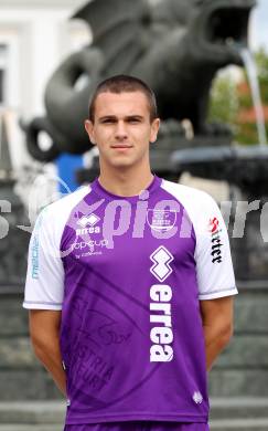 Fussball Regionalliga. Mannschaftsfototermin SK Austria Klagenfurt. Stefan Sebastian Korepp. Klagenfurt, am 31.7.2011.
Foto: Kuess
---
pressefotos, pressefotografie, kuess, qs, qspictures, sport, bild, bilder, bilddatenbank