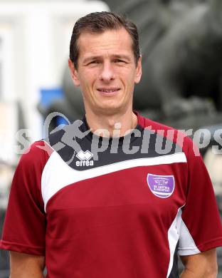 Fussball Regionalliga. Mannschaftsfototermin SK Austria Klagenfurt. Peter Kostolansky. Klagenfurt, am 31.7.2011.
Foto: Kuess
---
pressefotos, pressefotografie, kuess, qs, qspictures, sport, bild, bilder, bilddatenbank
