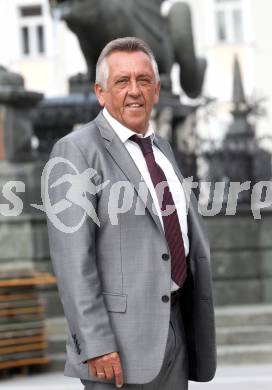 Fussball Regionalliga. Mannschaftsfototermin SK Austria Klagenfurt. Matthias Dollinger sen. Klagenfurt, am 31.7.2011.
Foto: Kuess
---
pressefotos, pressefotografie, kuess, qs, qspictures, sport, bild, bilder, bilddatenbank