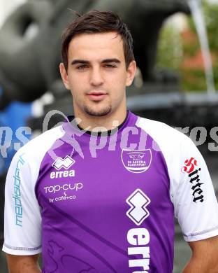 Fussball Regionalliga. Mannschaftsfototermin SK Austria Klagenfurt. Alexander Percher. Klagenfurt, am 31.7.2011.
Foto: Kuess
---
pressefotos, pressefotografie, kuess, qs, qspictures, sport, bild, bilder, bilddatenbank