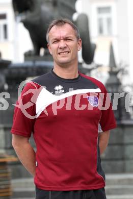 Fussball Regionalliga. Mannschaftsfototermin SK Austria Klagenfurt. Tormanntrainer Wolfgang Thun-Hohenstein.  Klagenfurt, am 31.7.2011.
Foto: Kuess
---
pressefotos, pressefotografie, kuess, qs, qspictures, sport, bild, bilder, bilddatenbank