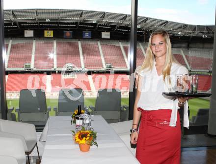 Fussball. Regionalliga. SK Austria Klagenfurt. VIP. Klagenfurt, 1.8.2011.
Foto: Kuess
---
pressefotos, pressefotografie, kuess, qs, qspictures, sport, bild, bilder, bilddatenbank
