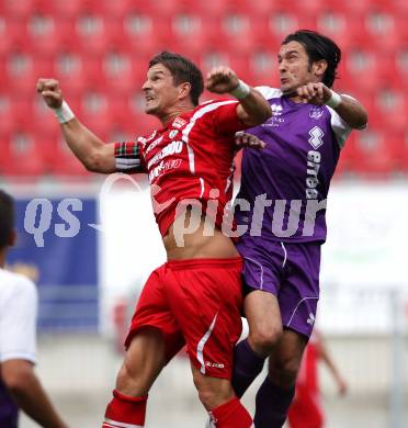 Fussball Regionalliga. SK Austria Klagenfurt gegen Vorwaerts Steyr. Almedin Hota (Klagenfurt), Michael Mehlem (Steyr). Klagenfurt, am 12.8.2011.
Foto: Kuess
---
pressefotos, pressefotografie, kuess, qs, qspictures, sport, bild, bilder, bilddatenbank