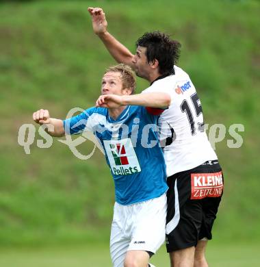 Fussball Kaerntner Liga. Maria Saal gegen RZ Pellets WAC/St. Andrae. Christoph Noessler (Maria Saal), Christian Samitsch (WAC/St. Andrae). Maria Saal, am 13.8.2011.
Foto: Kuess
---
pressefotos, pressefotografie, kuess, qs, qspictures, sport, bild, bilder, bilddatenbank