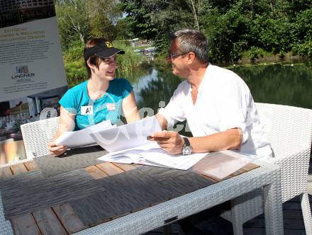 Schi Alpin. Sommergespraech mit Kathrin Zettel. Kathrin Zettel, Valentin Hobel. Klagenfurt, am 3.8.2011.
Foto: Kuess
---
pressefotos, pressefotografie, kuess, qs, qspictures, sport, bild, bilder, bilddatenbank