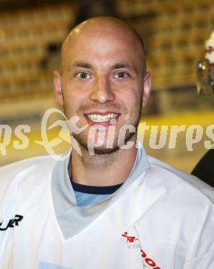 Eishockey. KAC. Portraitfoto. Mannschaftsfoto. Ratz Herbert. Klagenfurt, 17.8.2011.
Foto: Kuess
---
pressefotos, pressefotografie, kuess, qs, qspictures, sport, bild, bilder, bilddatenbank